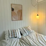 Feriehus Charming Summer House Close To The Water *