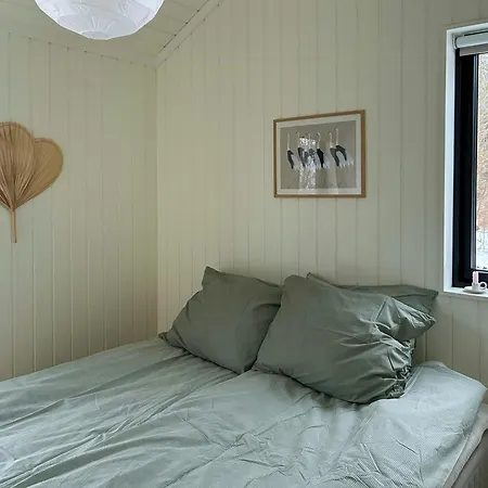 Charming Summer House Close To The Water Feriehus