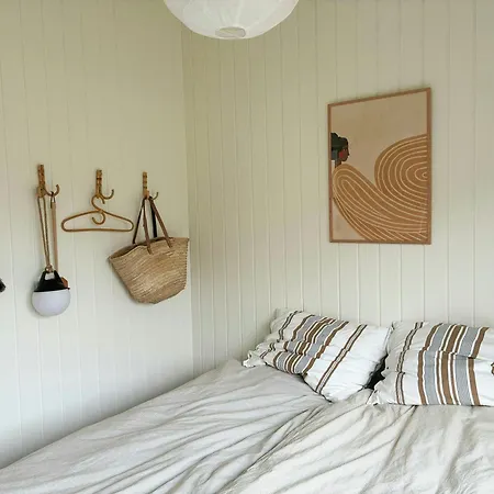Charming Summer House Close To The Water *