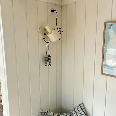 Charming Summer House Close To The Water Feriehus *