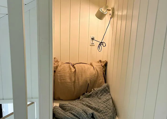 Charming Summer House Close To The Water Feriehus *